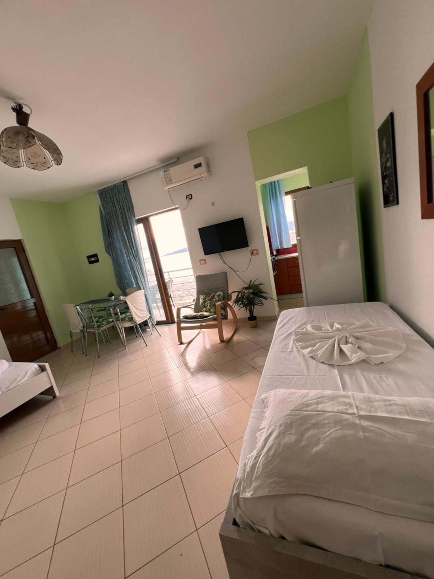 Majki Beach Apartments ซารานเดอ ภายนอก รูปภาพ